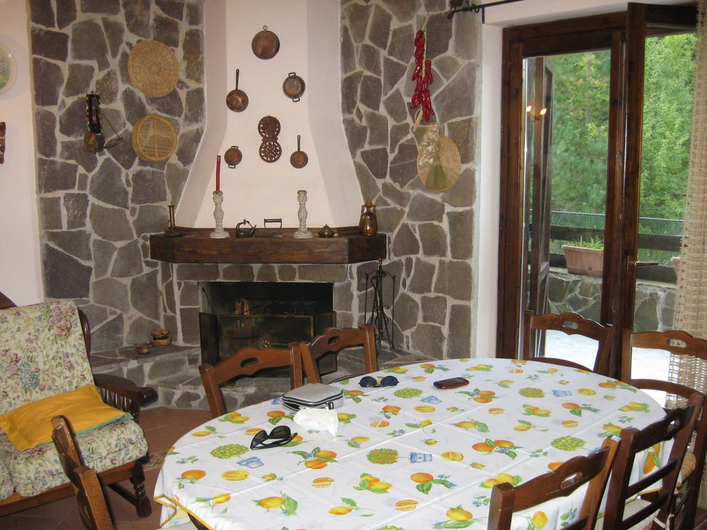 Le Tre Rose Montagna Lejlighed Camigliatello Silano Værelse billede