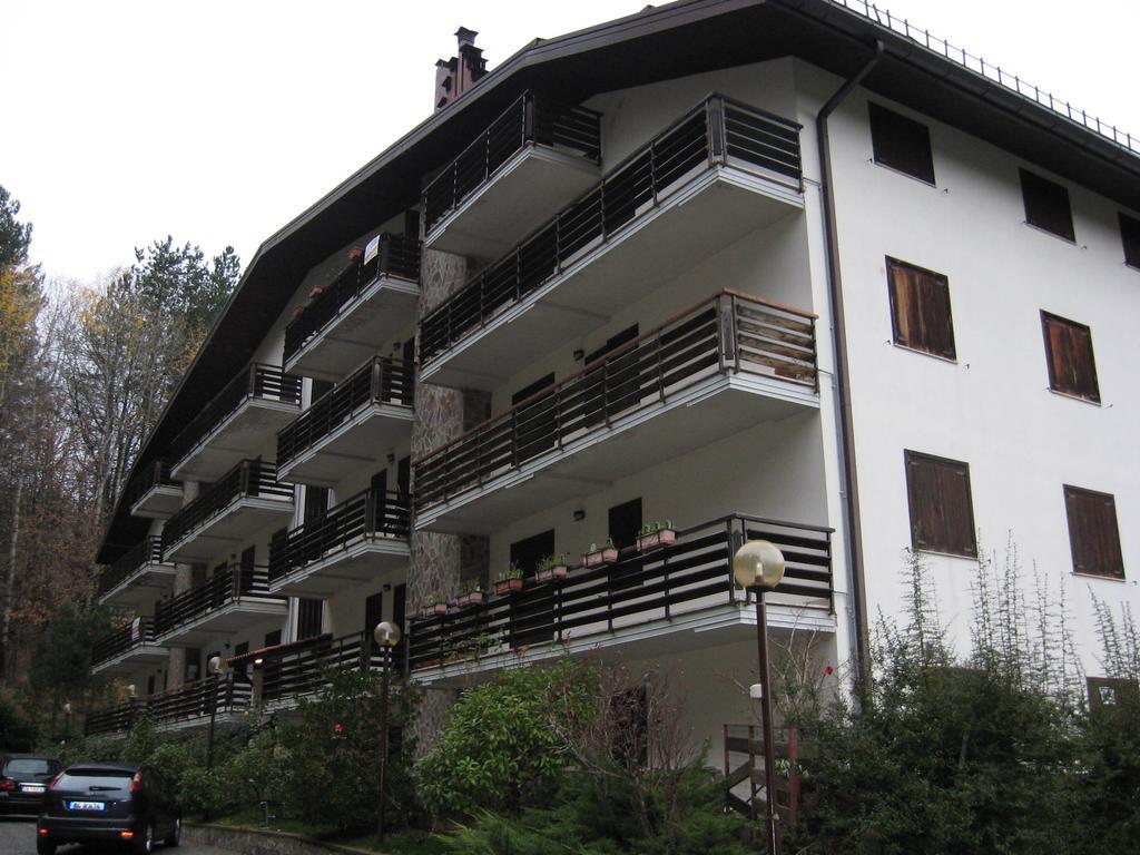 Le Tre Rose Montagna Lejlighed Camigliatello Silano Eksteriør billede